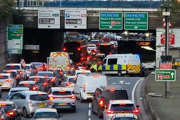 Beat Rush Hour Traffic in Birmingham & Manchester — Expert Tips